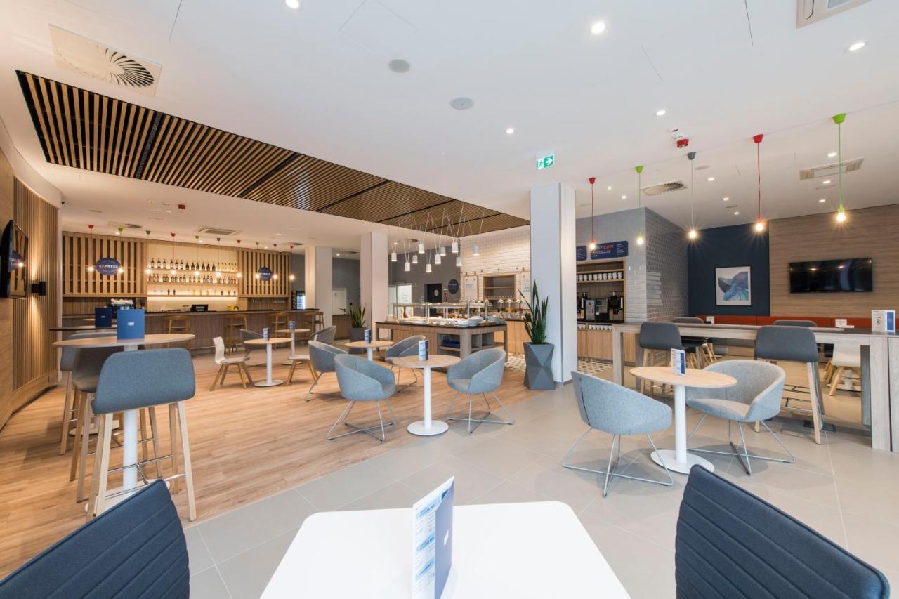 Holiday Inn Express Warsaw - Mokotow By Ihg المظهر الخارجي الصورة