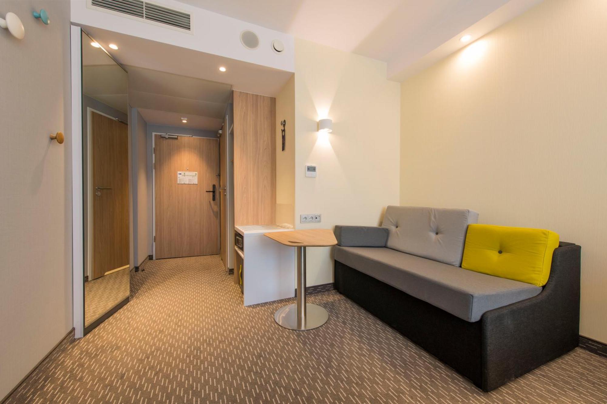Holiday Inn Express Warsaw - Mokotow By Ihg المظهر الخارجي الصورة